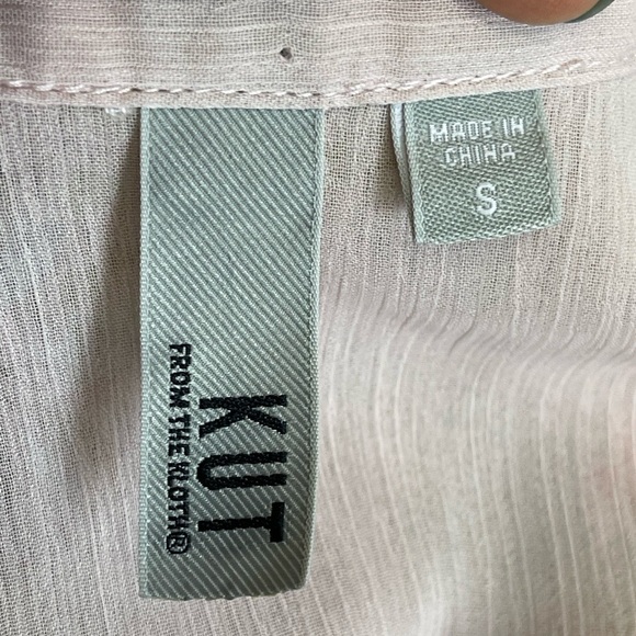 Kut from the Kloth Floral Ruffle Long Sleeve Button Down Blouse Size S - Picture 5 of 7